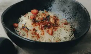 Польза и вред фунчозы для здоровья и её калорийность: важные аспекты