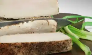 Чем полезно сало для организма женщины и какое лучше для здоровья
