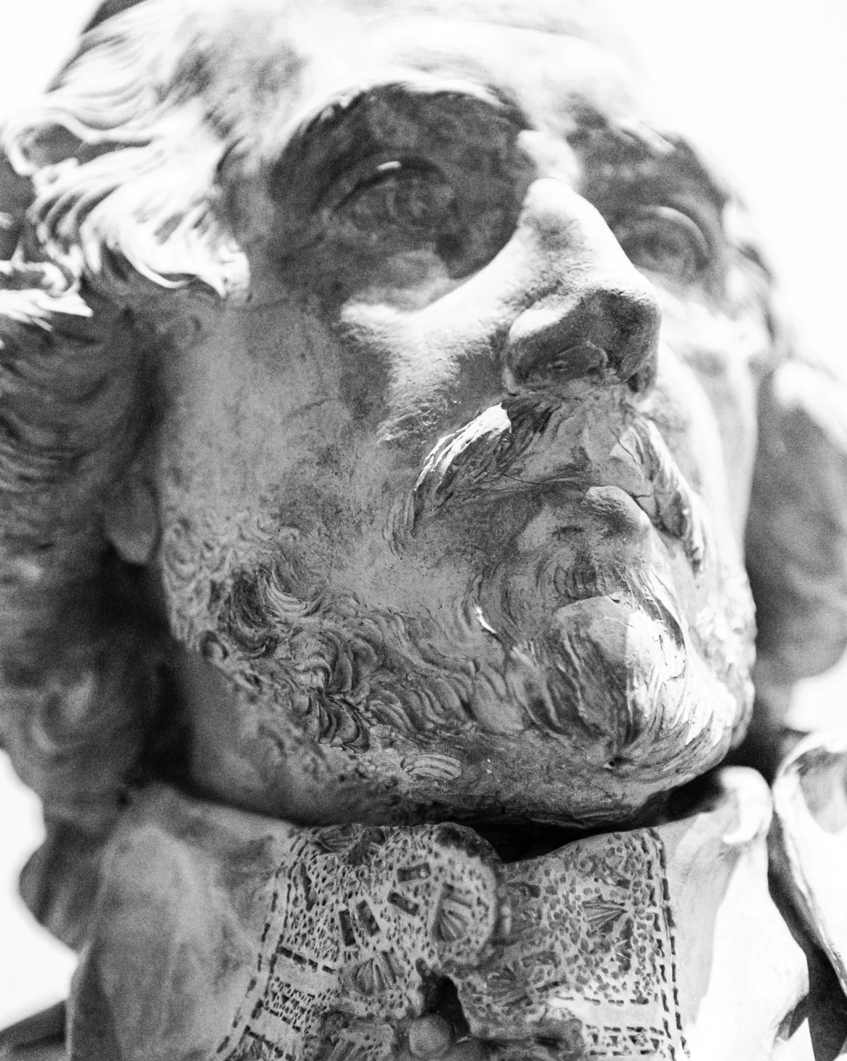 статуя мужчины