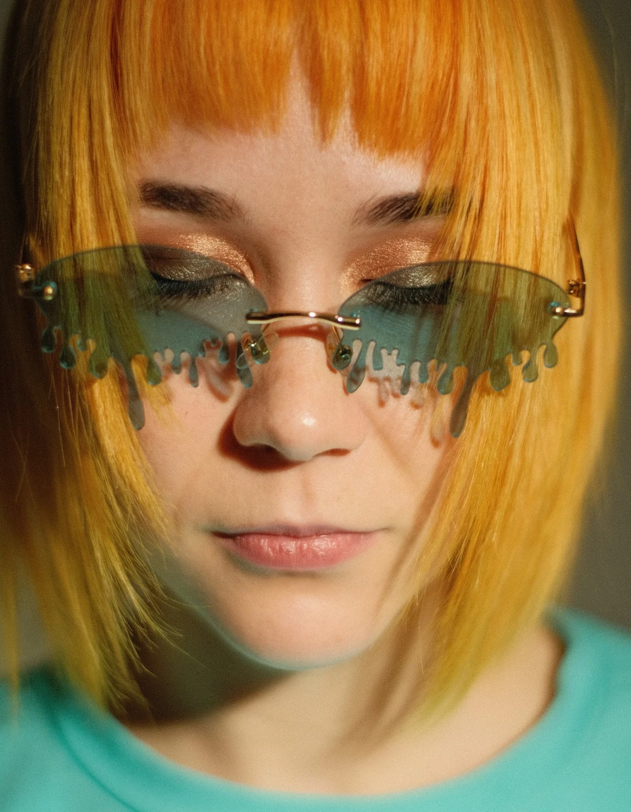 девушка в очках