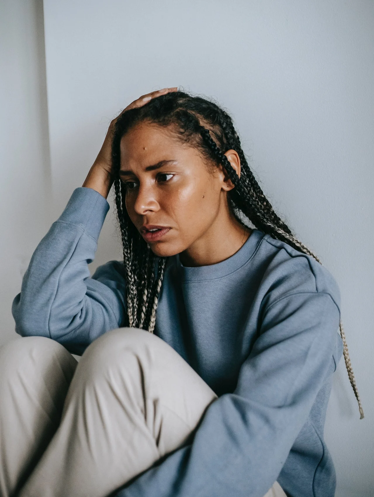 грустная девушка