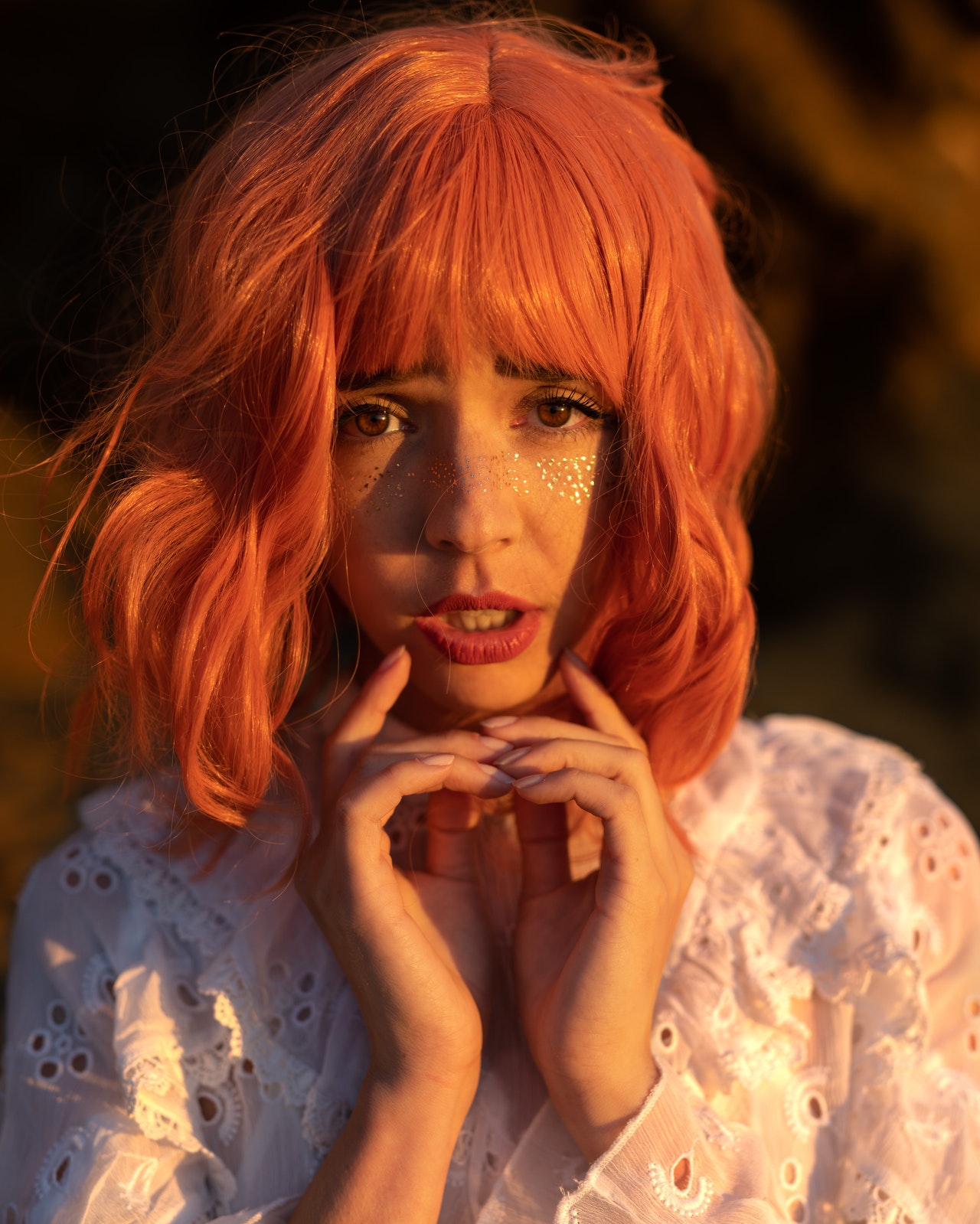 грустная девушка