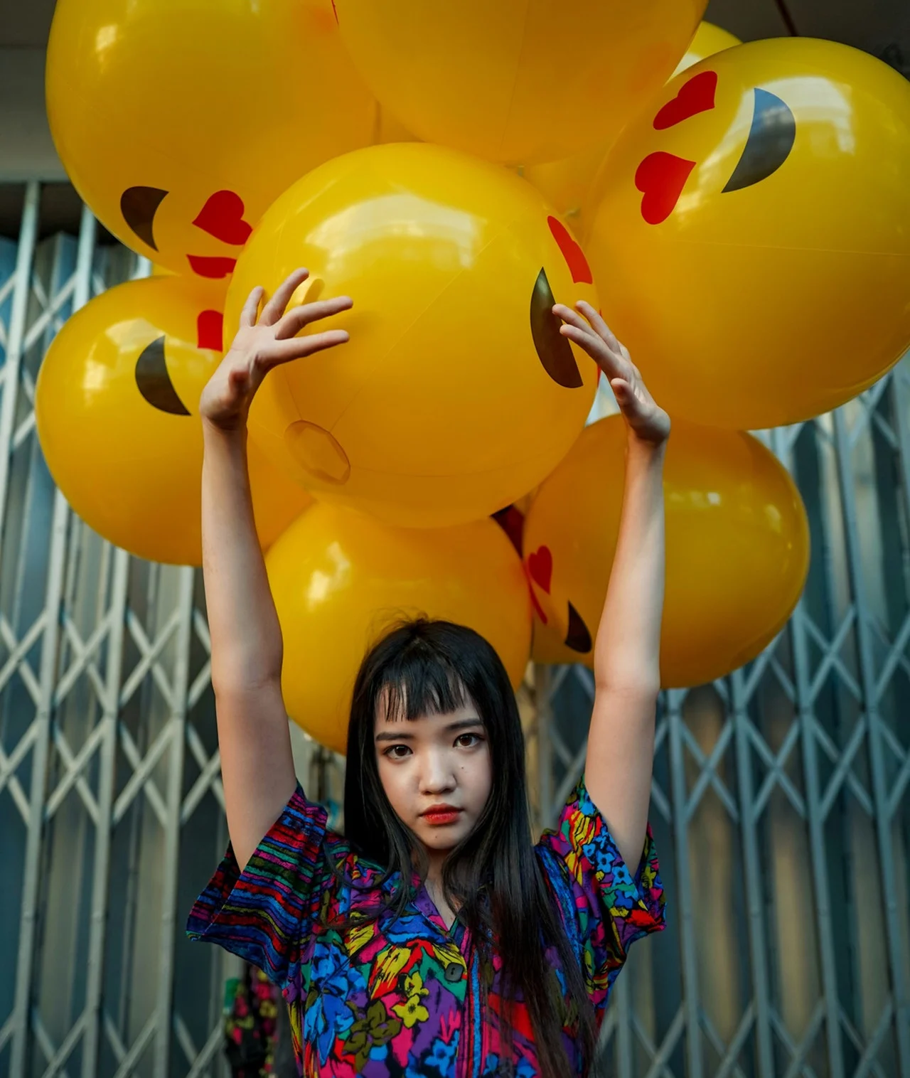 девушка с шариками
