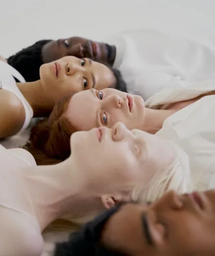 разные девушки