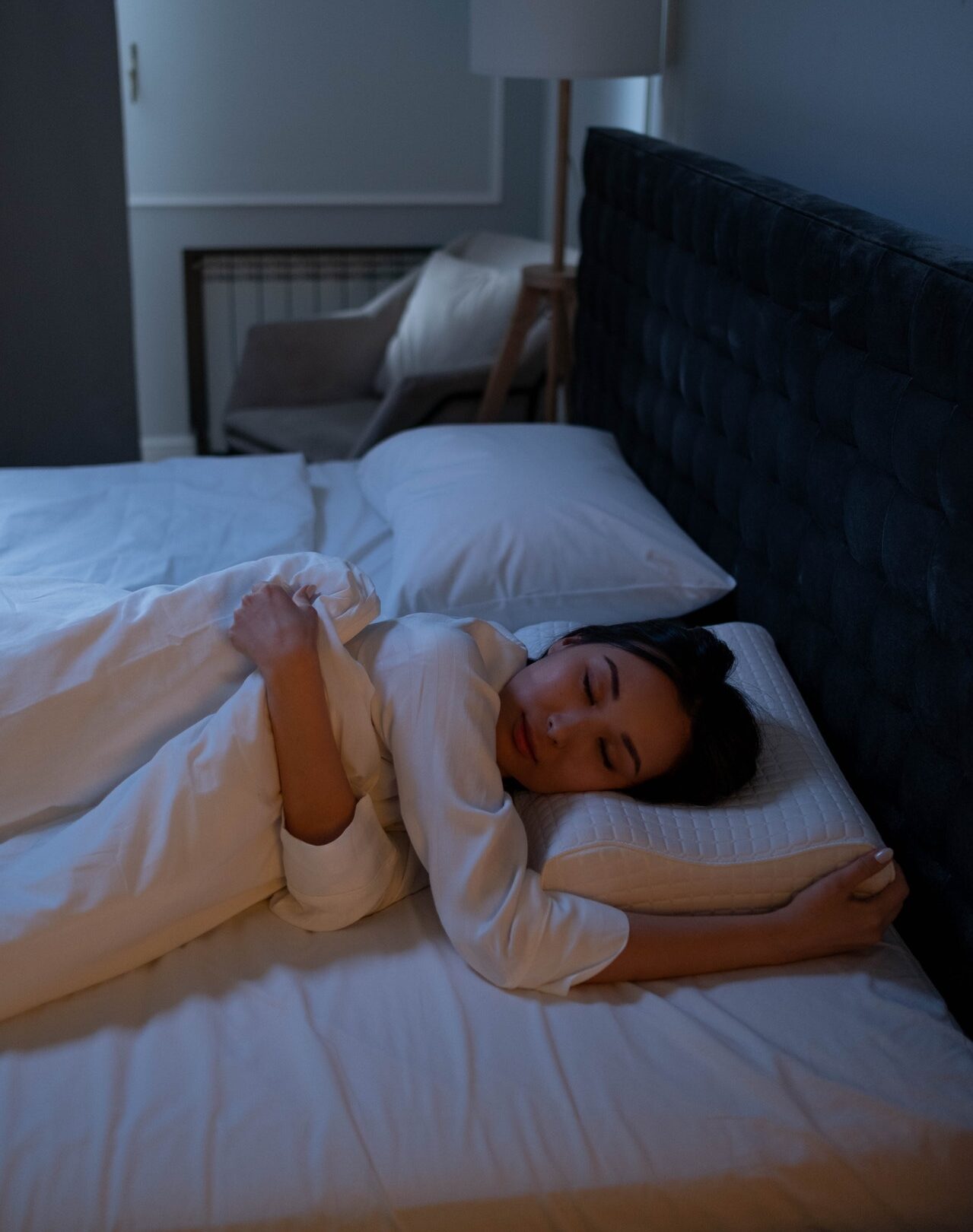 девушка спит