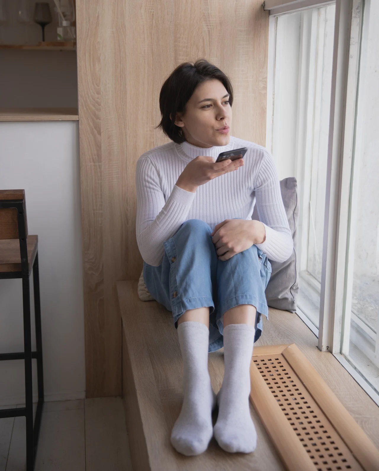 девушка с телефоном