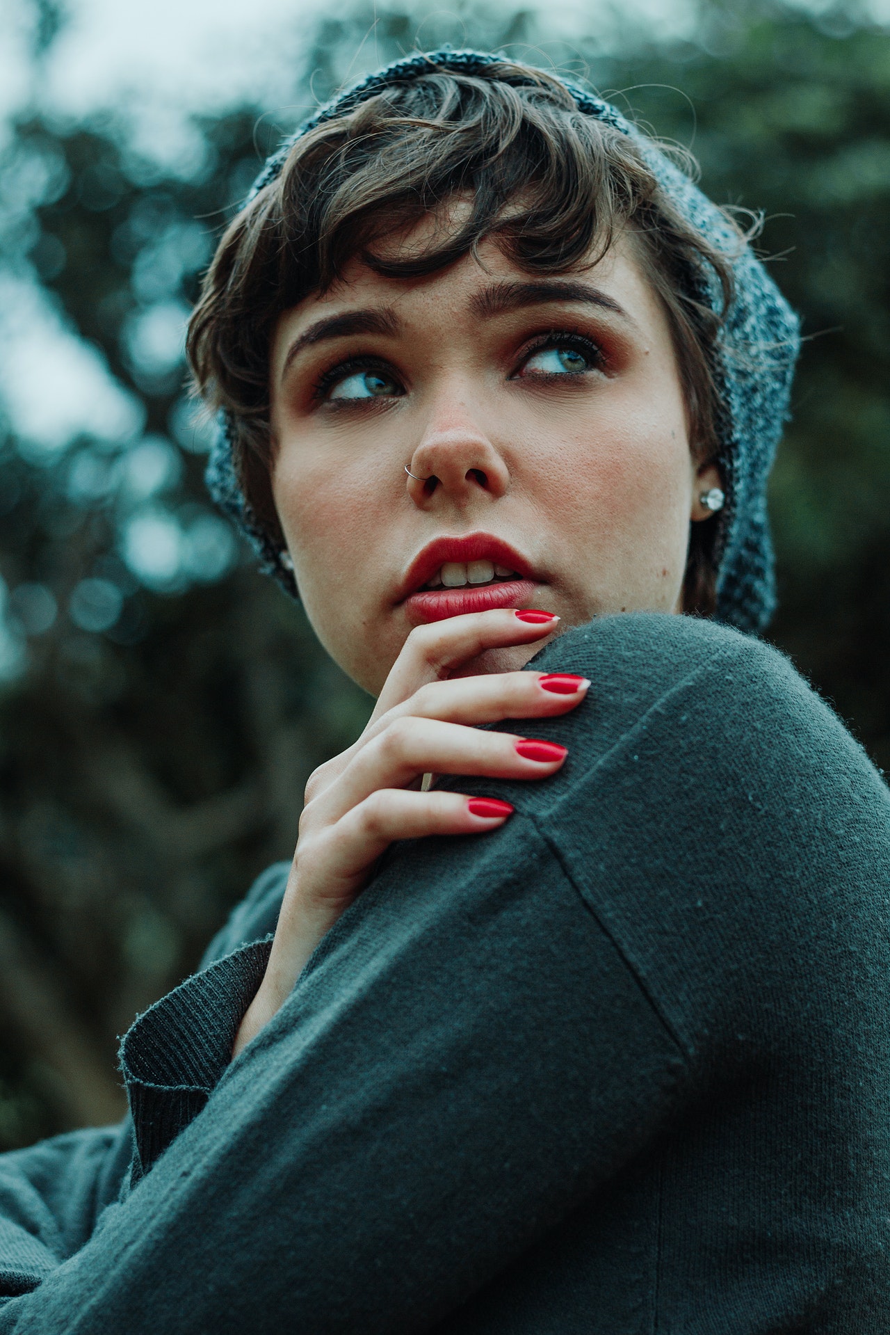 грустная девушка