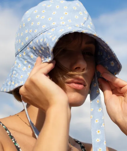 девушка в шляпке