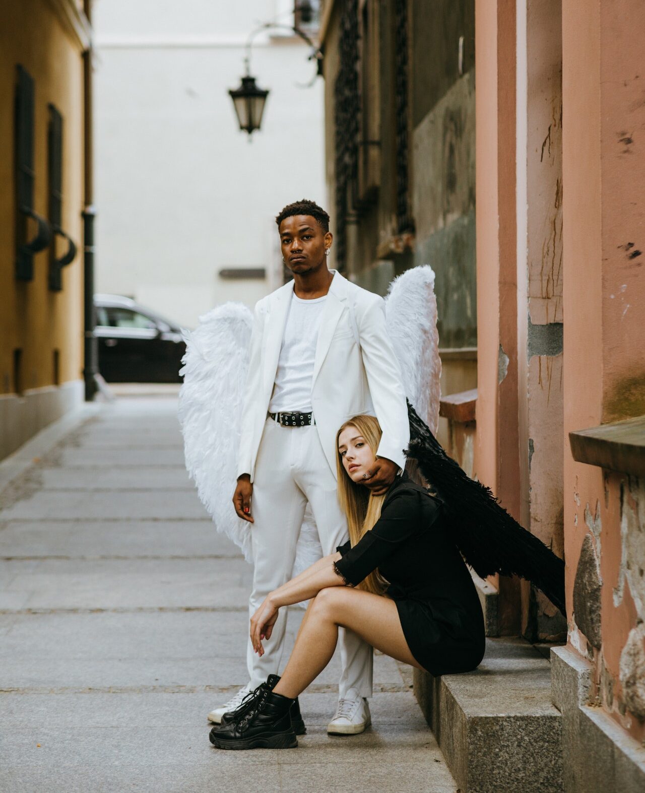 девушка и парень ангелы