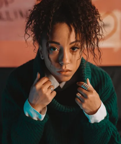 грустная девушка