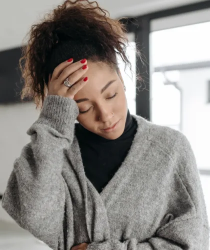 грустная девушка