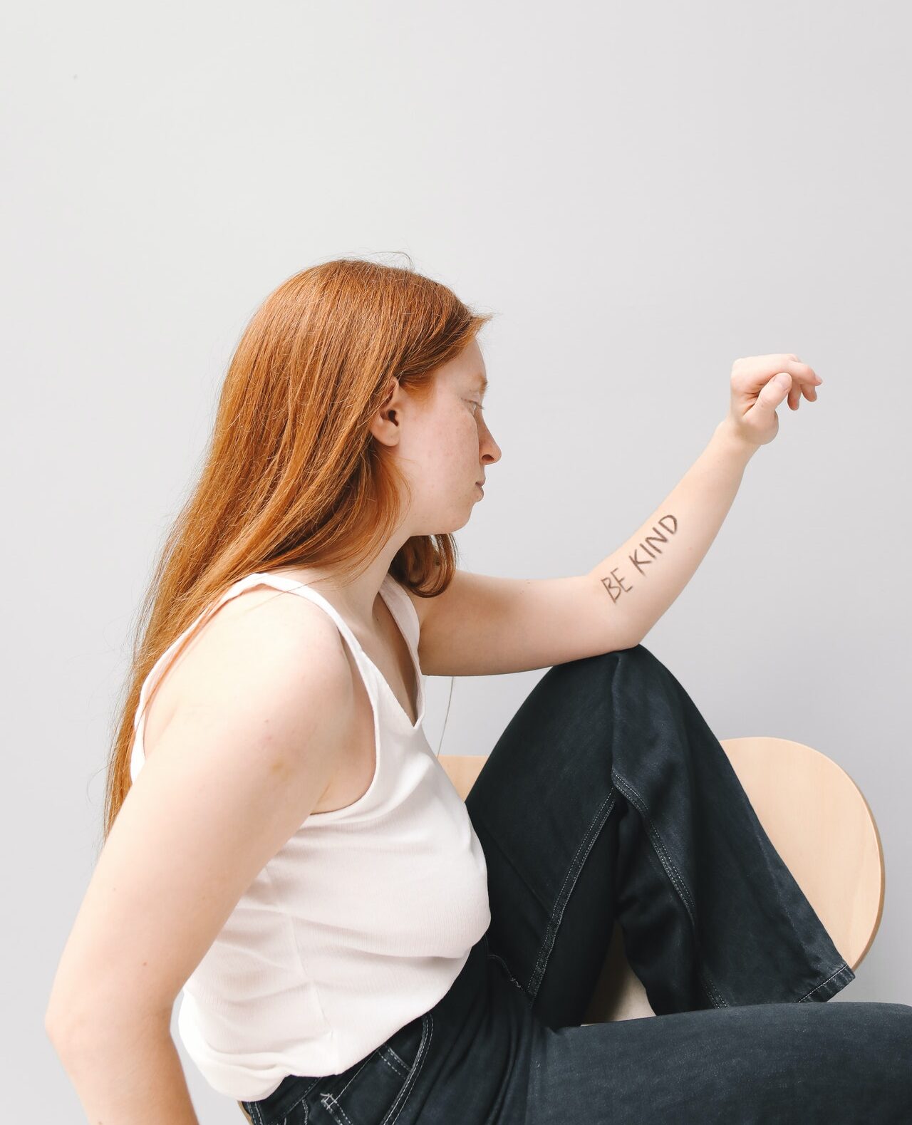 надпись на руке