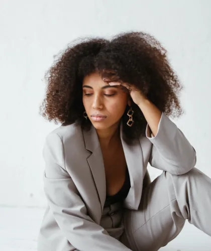 грустная девушка