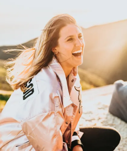 счастливая девушка